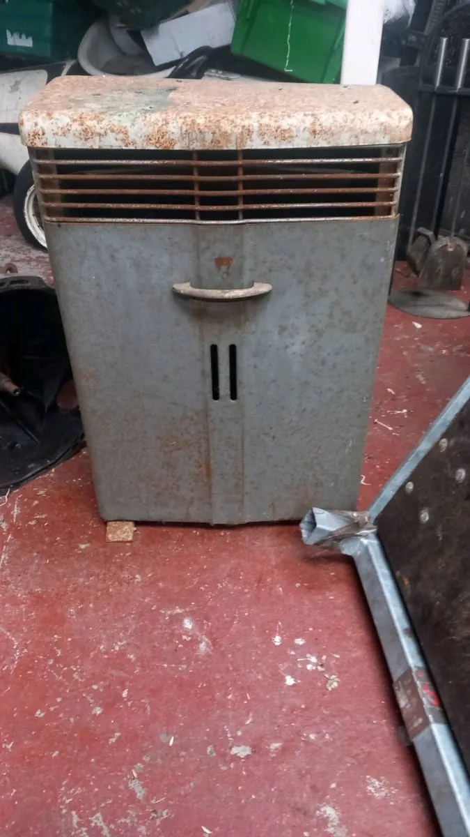 Parrifin heater - Image 1