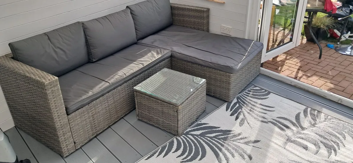 Rattan garden furniture - Image 2