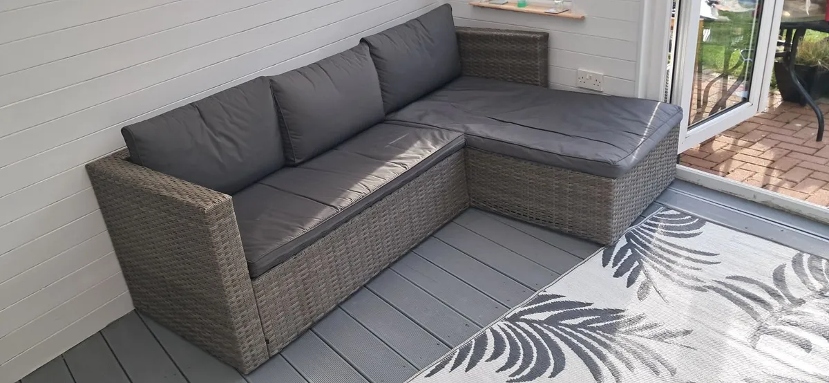Rattan garden furniture - Image 3