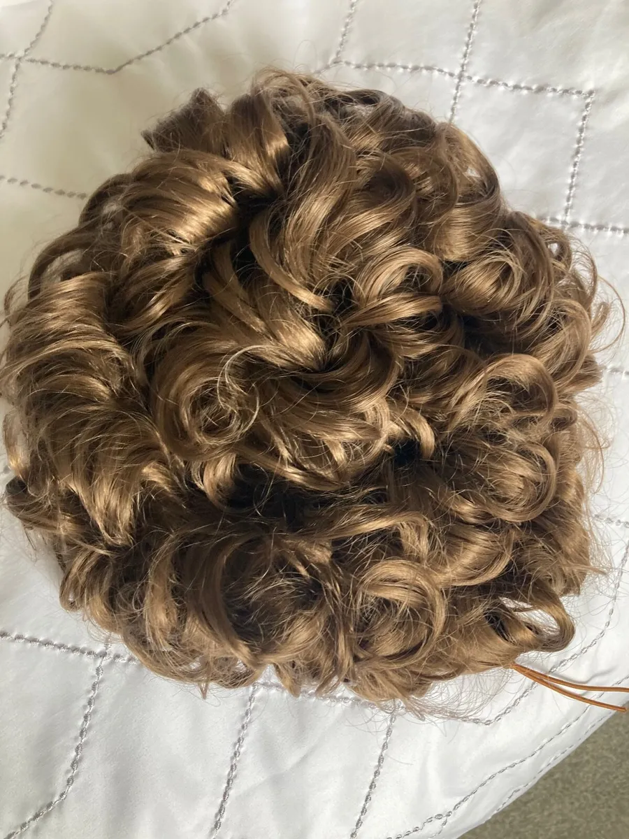 Irish dancing wig - Image 1