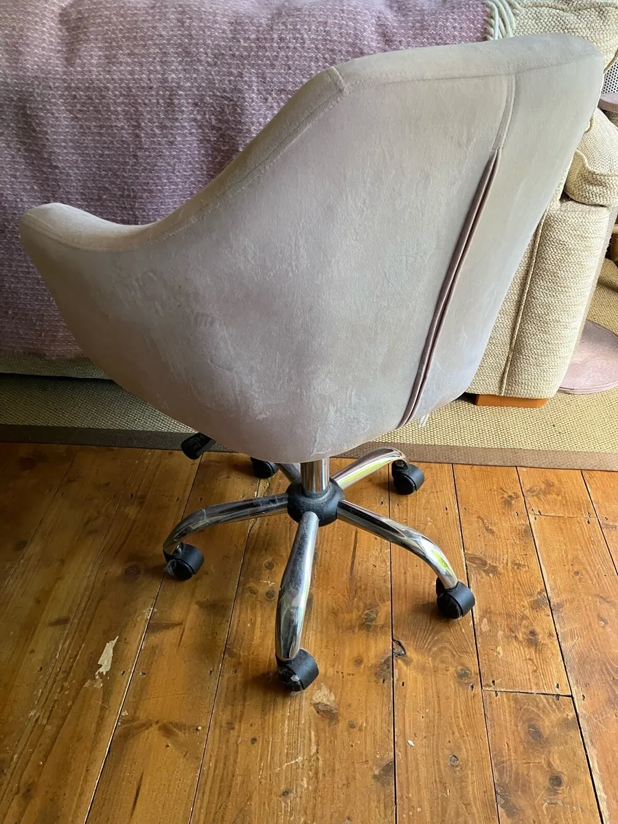 Pink swivel home office chair - Image 2