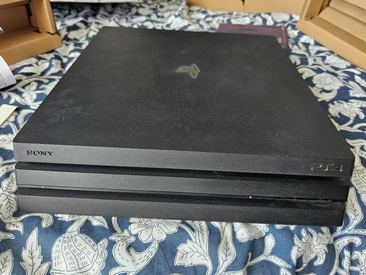 Playstation 4 Pro 1TB - Image 4