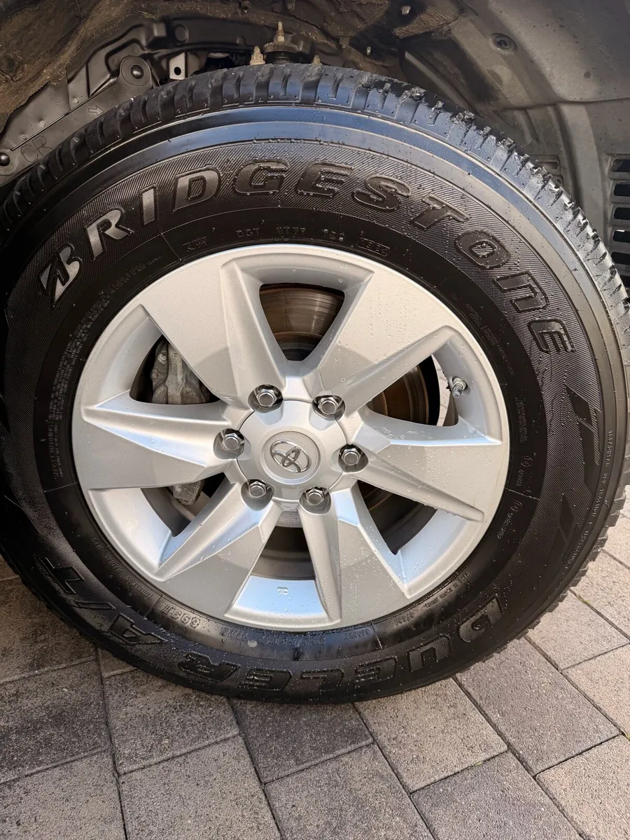 Landcruiser alloy wheels - Image 1