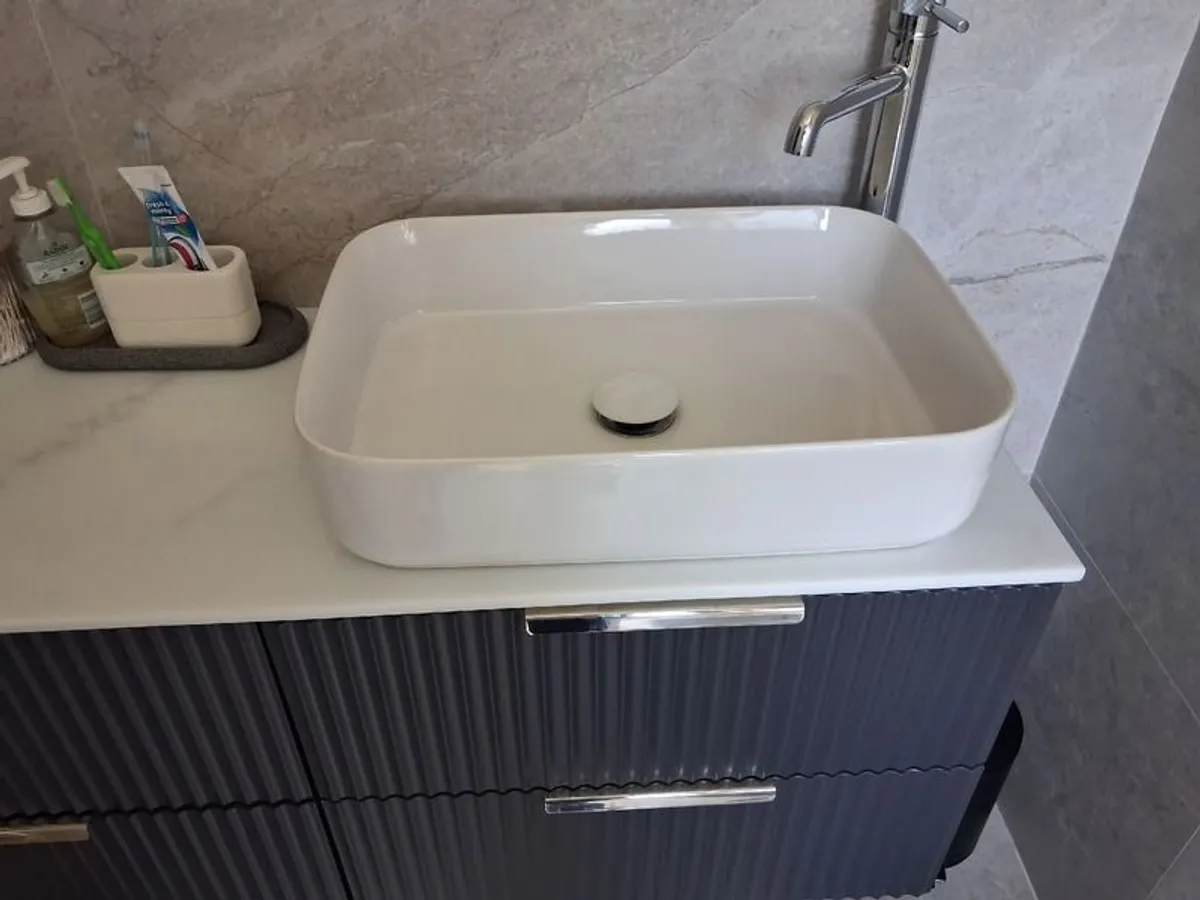 Bathroom sink - Image 4