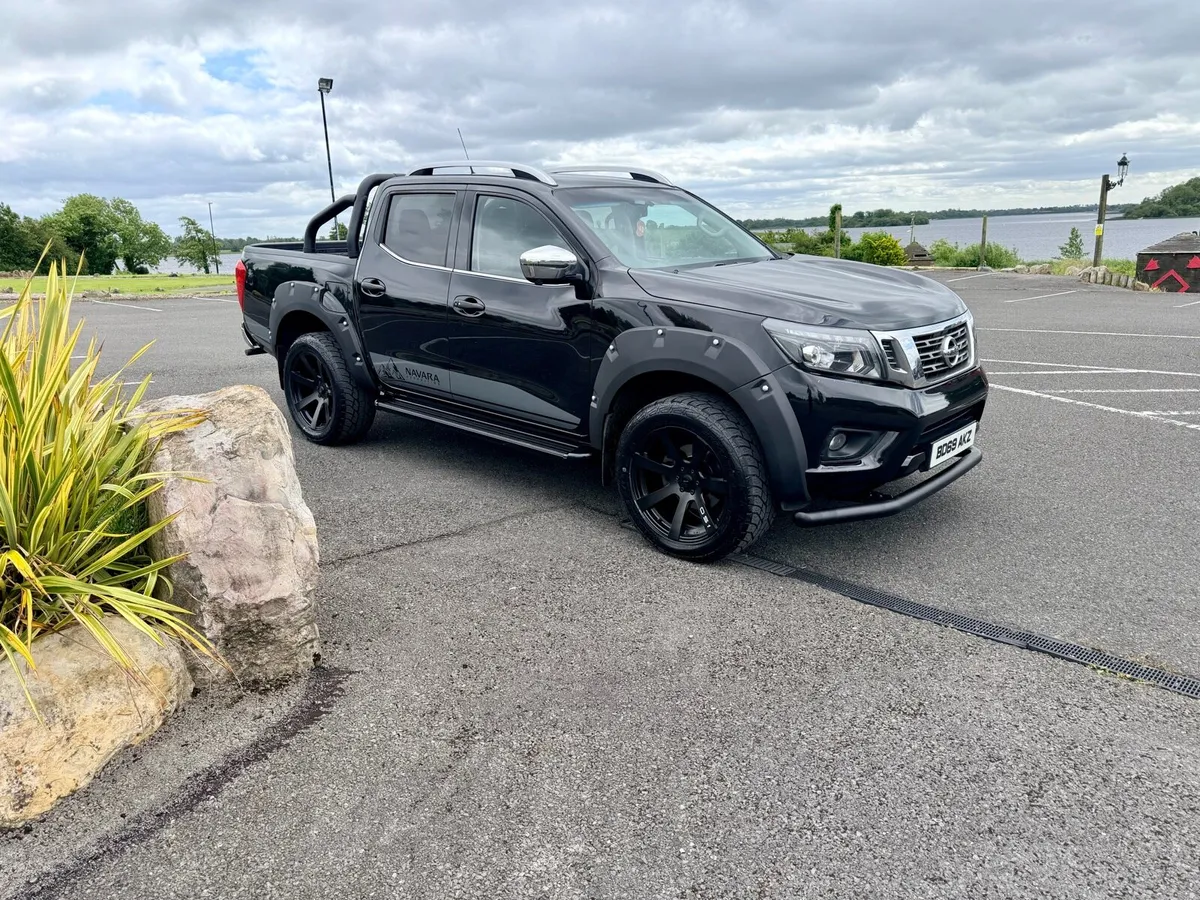 2019 Nissan Navara Tekna 2.3 DCI AUTO KITTED - Image 1