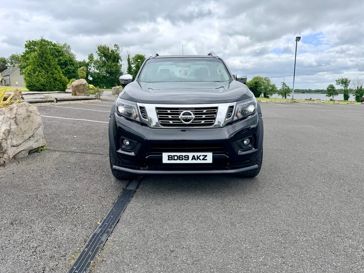 2019 Nissan Navara Tekna 2.3 DCI AUTO KITTED - Image 2