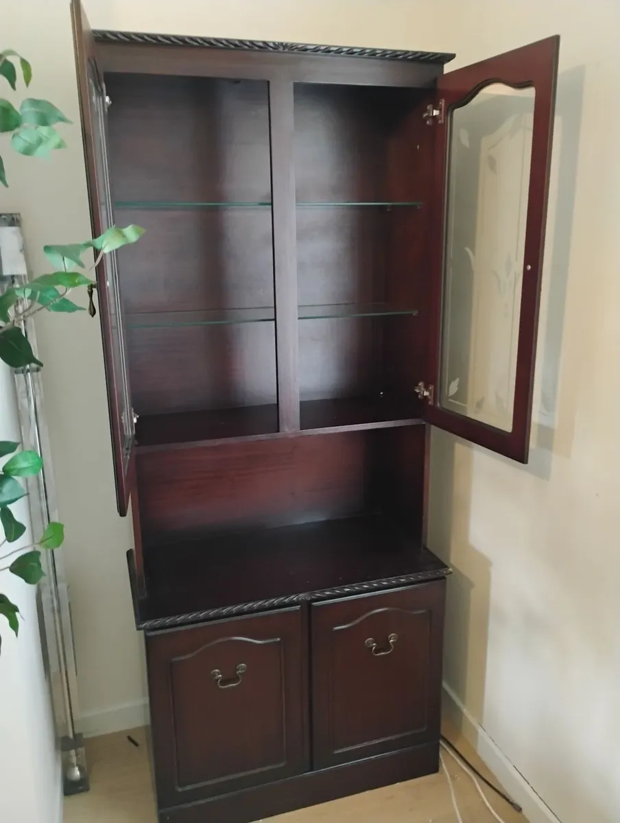 Cabinet - Image 3
