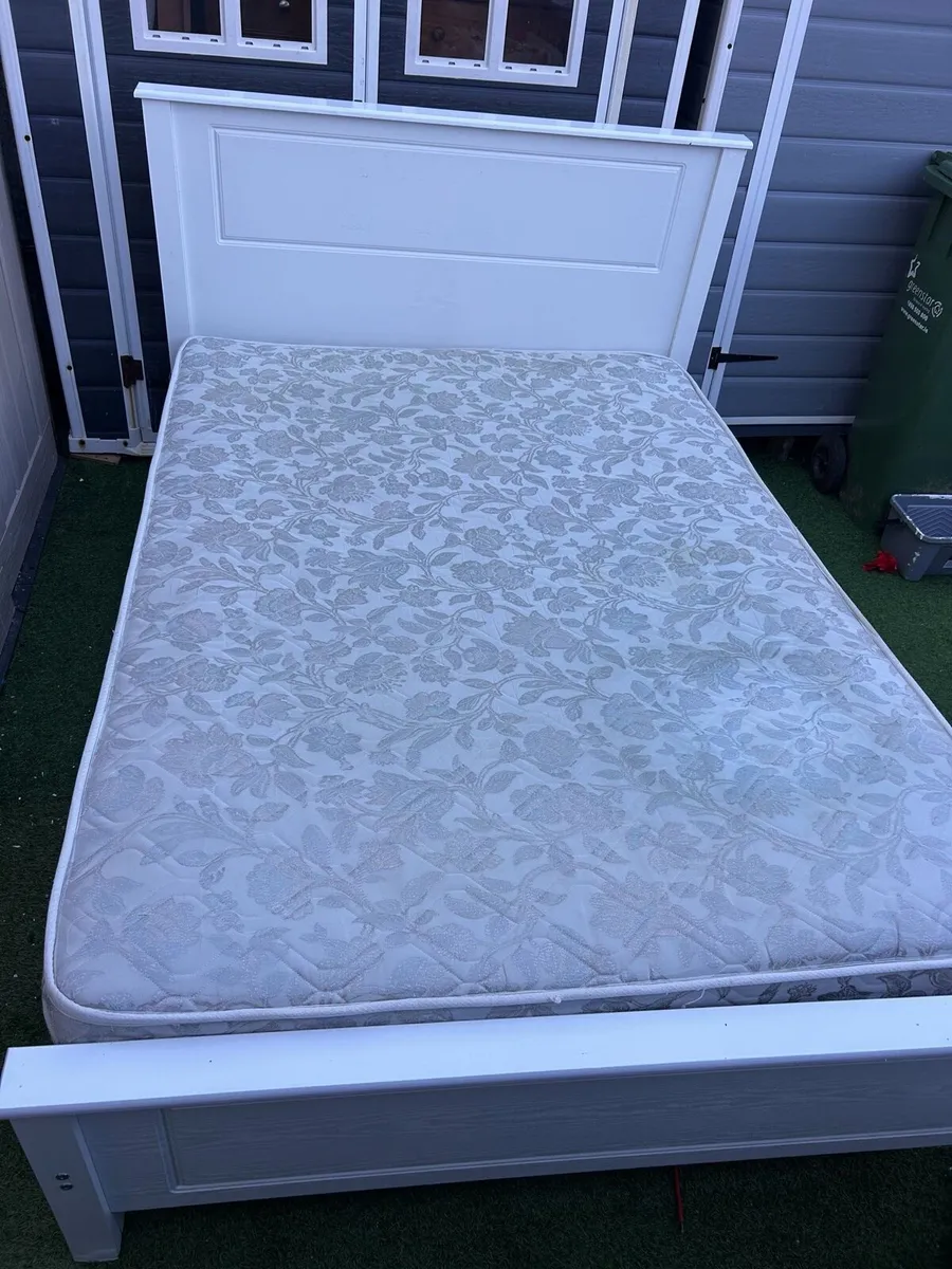 Double bed with mattress - Image 1