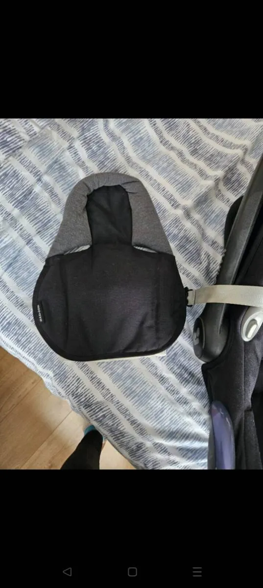 Maxi Cosi Car Seat - Image 4