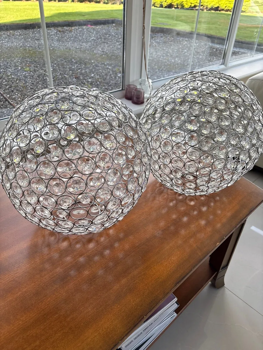 3 x Globe easy fit light pendants - Image 1