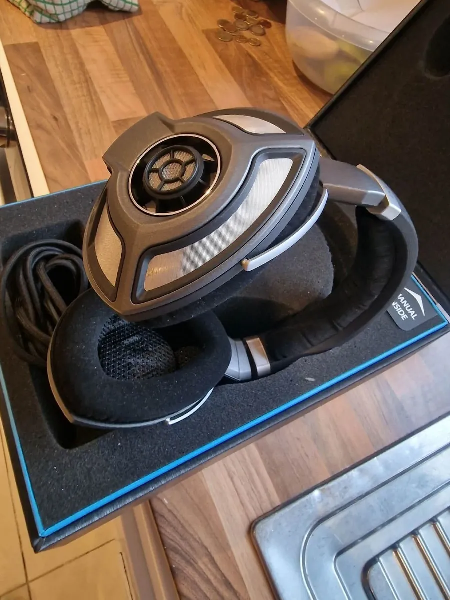 Sennheiser HD 700 Headphones - Image 3
