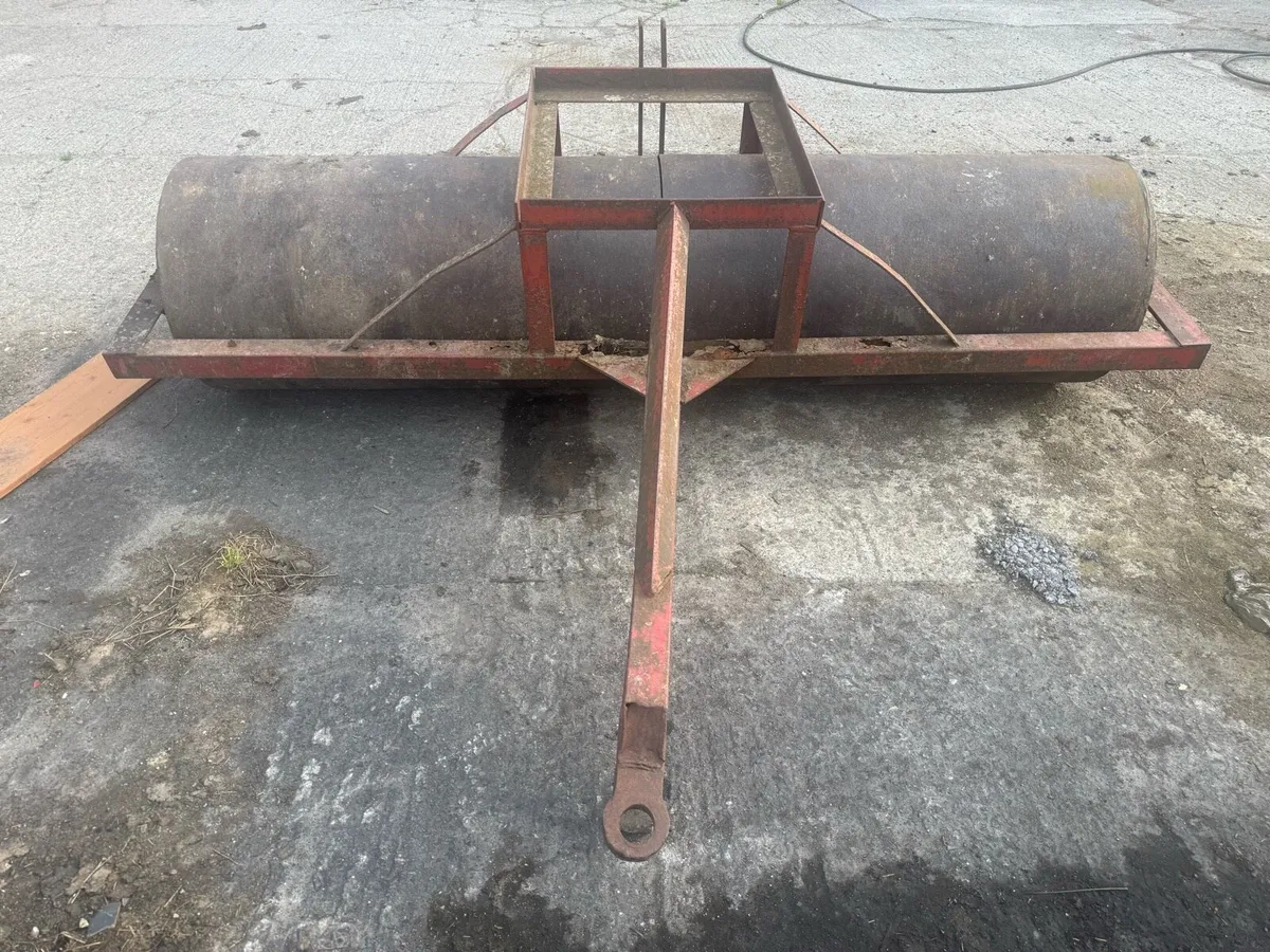 8ft McKenna roller - Image 1