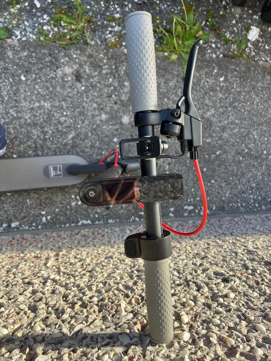 AOVO PRO Electric Scooter - Image 4