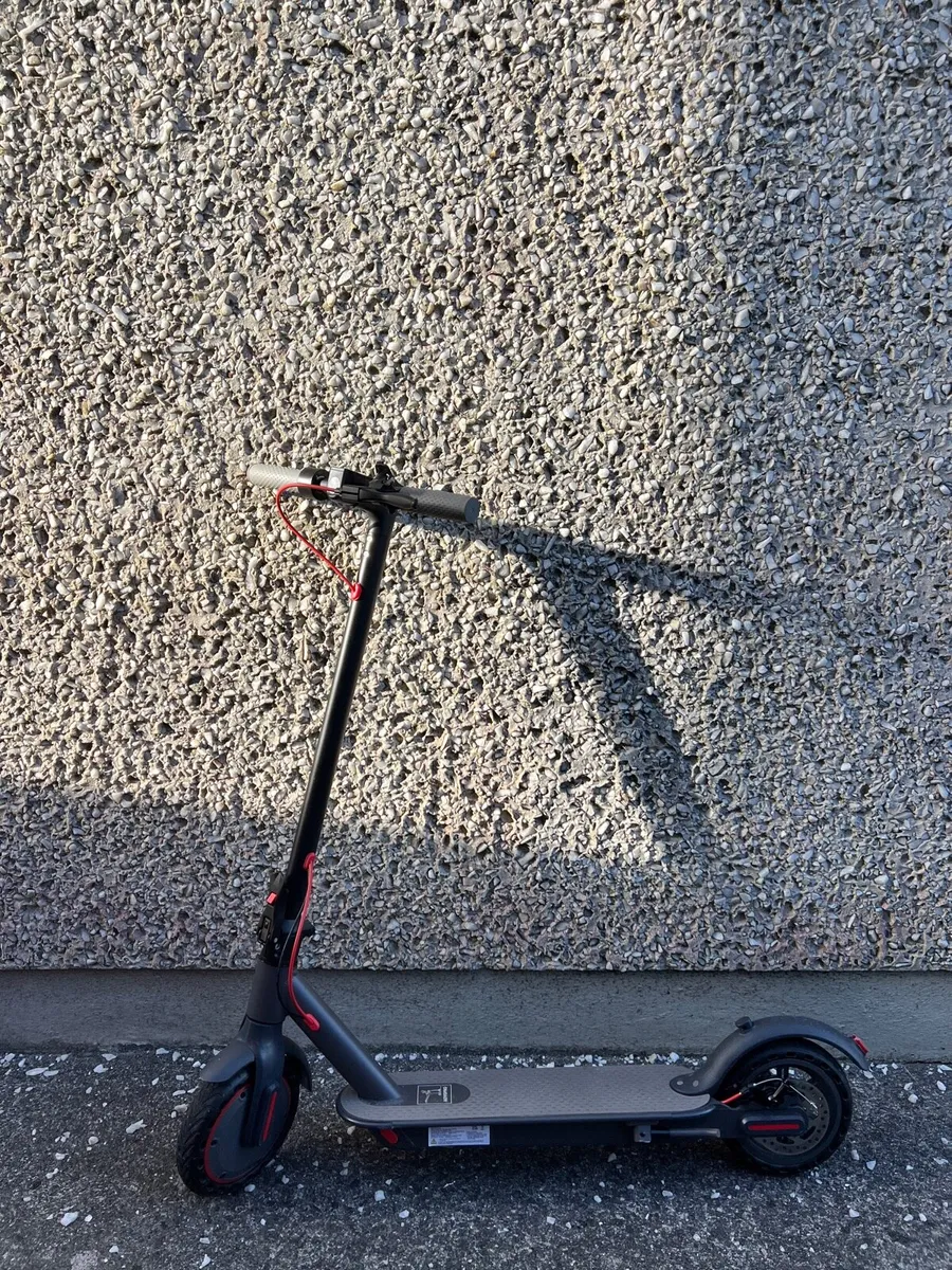 AOVO PRO Electric Scooter - Image 2