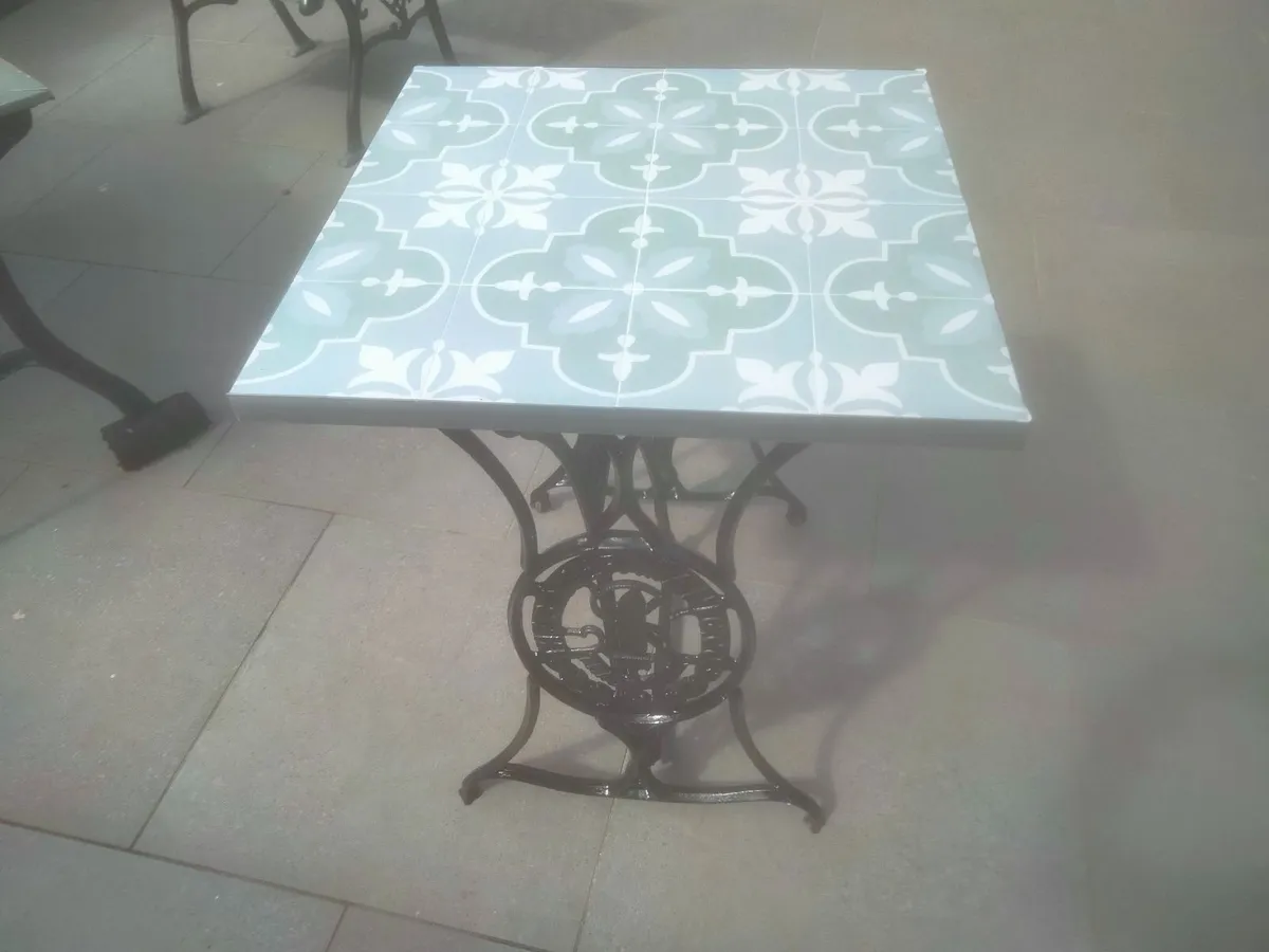 Singer cast  iron base Patio Garden  Table - Image 3