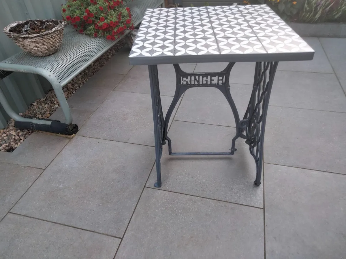 Singer cast  iron base Patio Garden  Table - Image 4