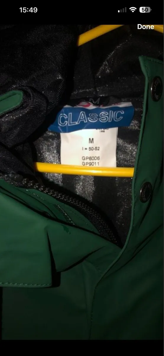 Mens BNWT rain jacket size M €15 - Image 4