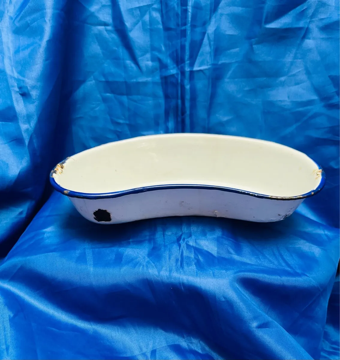 Enamel kidney-shaped medical tray - Image 4