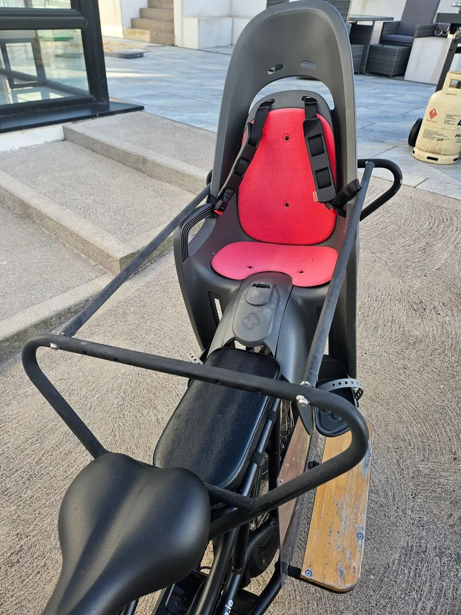 Whale Longtail Cargo Bike-very low mileage - Image 4