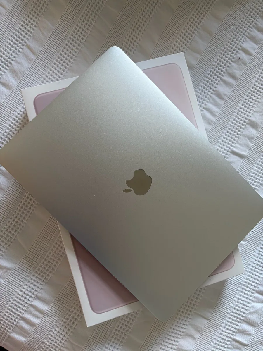 Silver 13” MacBook Air M1 (2020) - Image 1