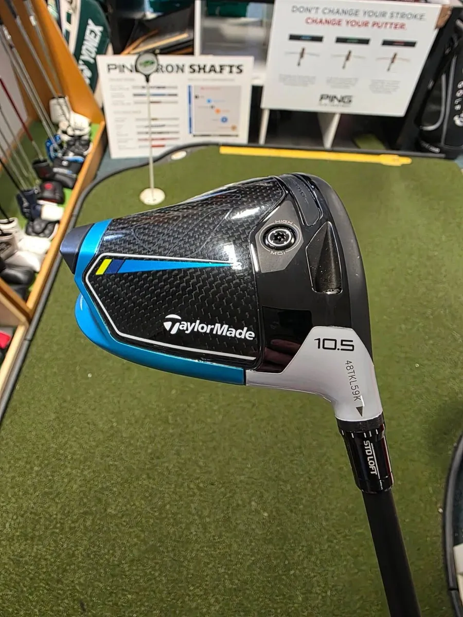 Like New Taylormade Sim2 Max Driver - Image 2