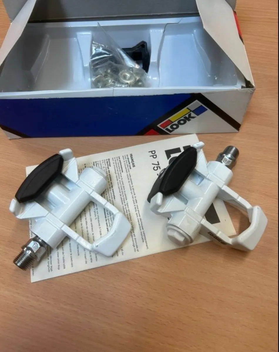 Original look pedals - new in box - Image 3
