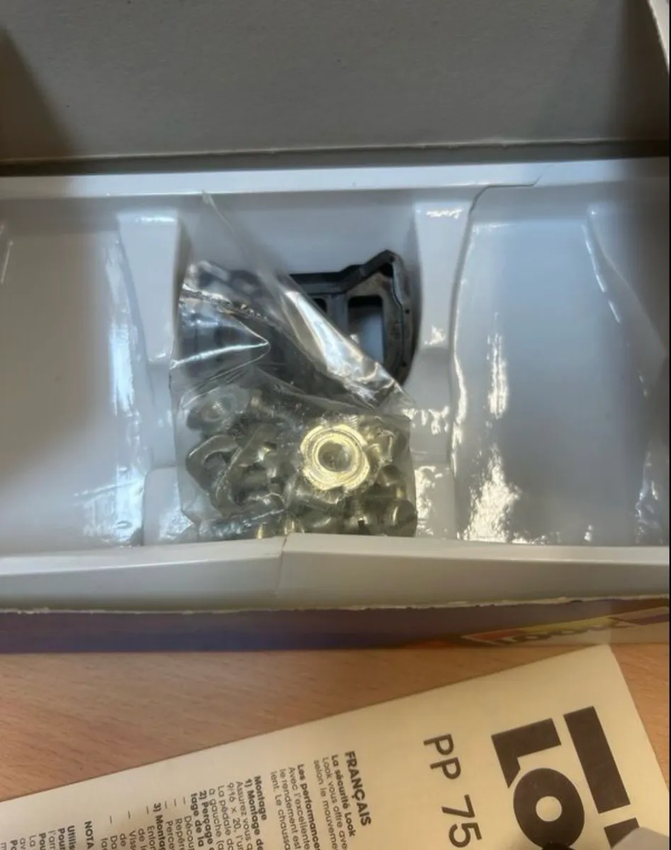 Original look pedals - new in box - Image 4