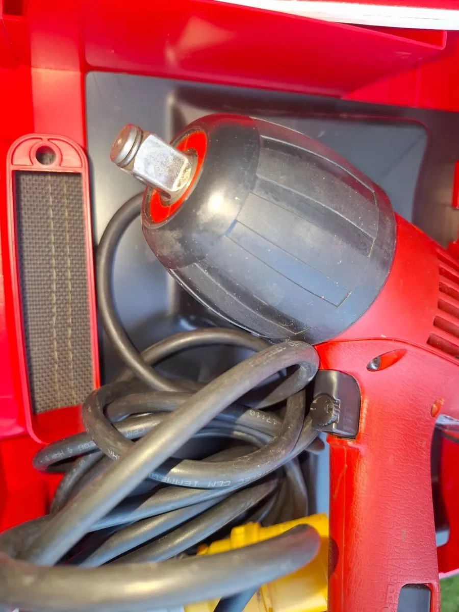 HILTI IMPACT WRENCH - Image 1