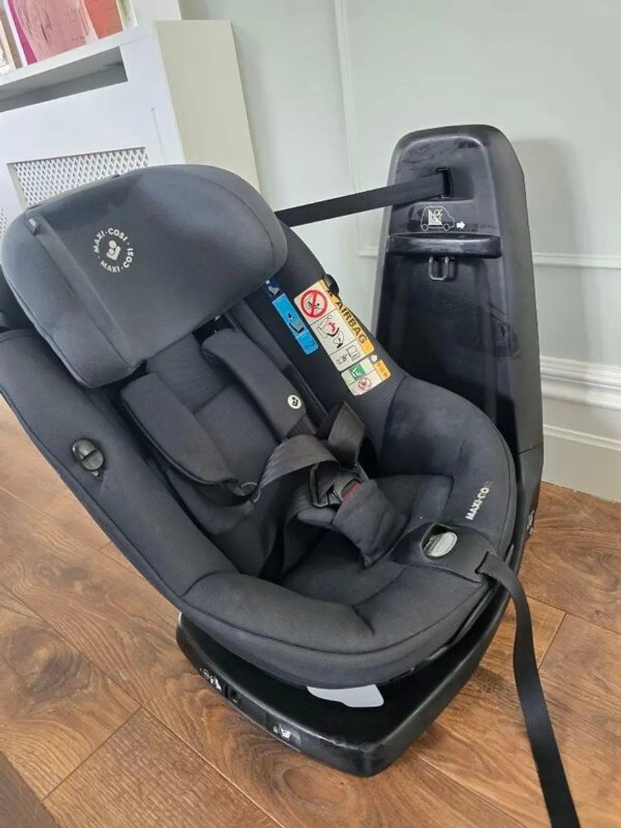 Maxi Cosi Axissfix i-size 360 swivel car seat for approx 6 months to 4 years