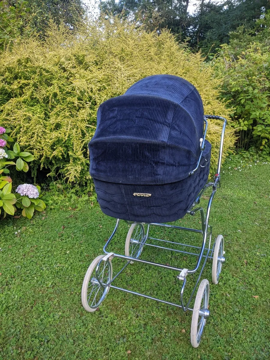 Vintage Pram - Image 3