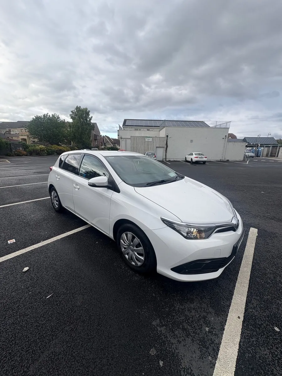 Toyota Auris Commercial 2019 - Image 2