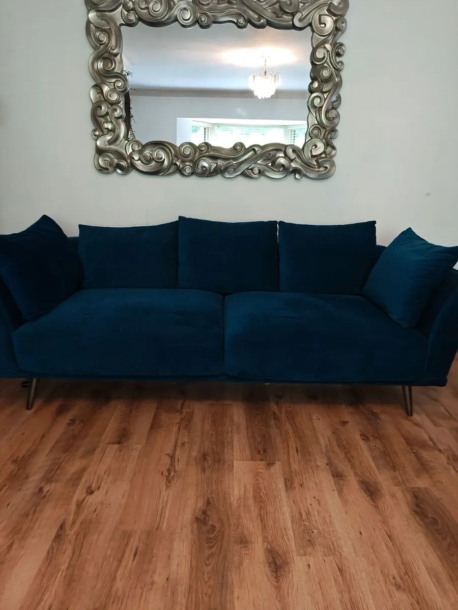 3 and 1 seater sofa set - Image 1