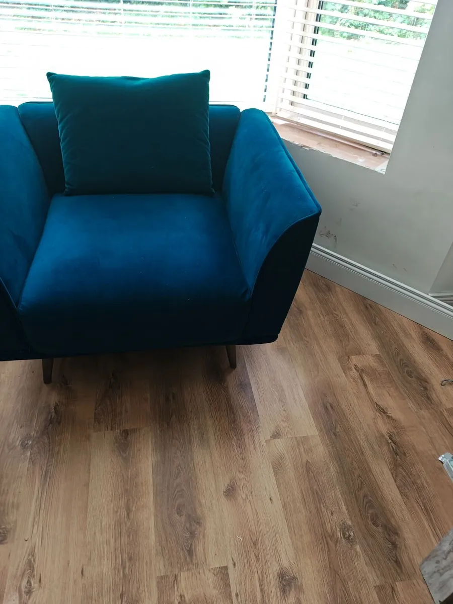 3 and 1 seater sofa set - Image 3