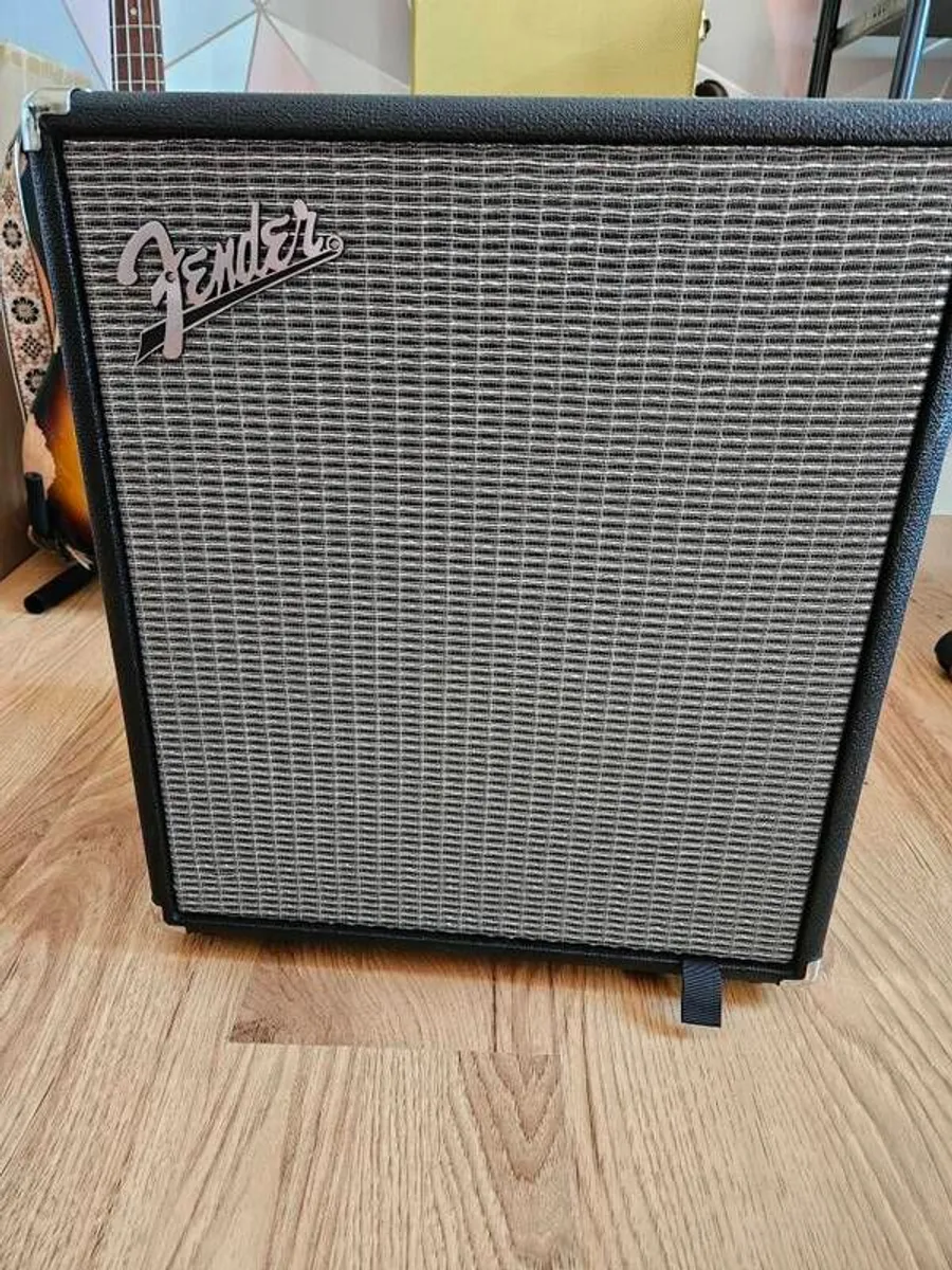 Fender Rumble 100 V3 Bass Combo - Image 1