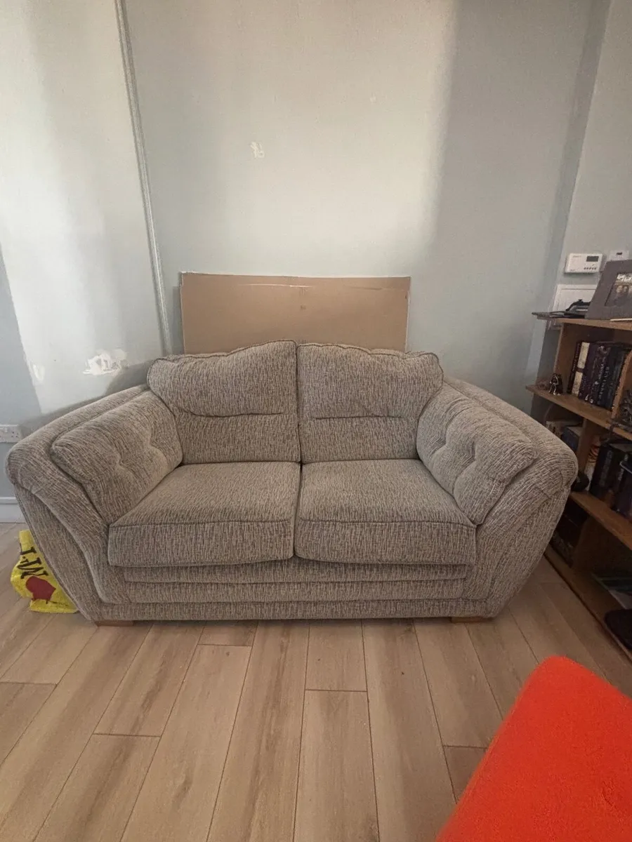 FREE Sofa - Image 2