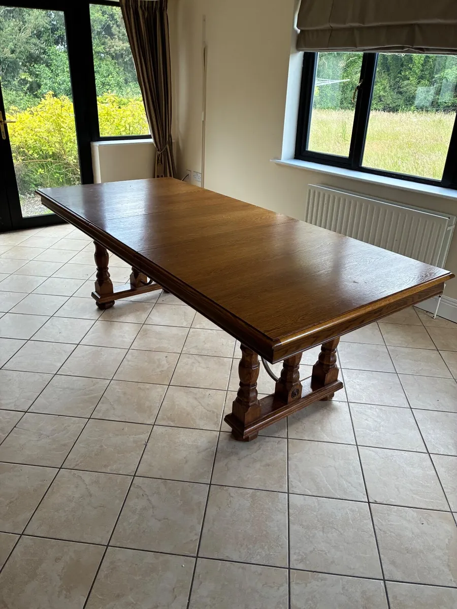 Dining table - Image 1