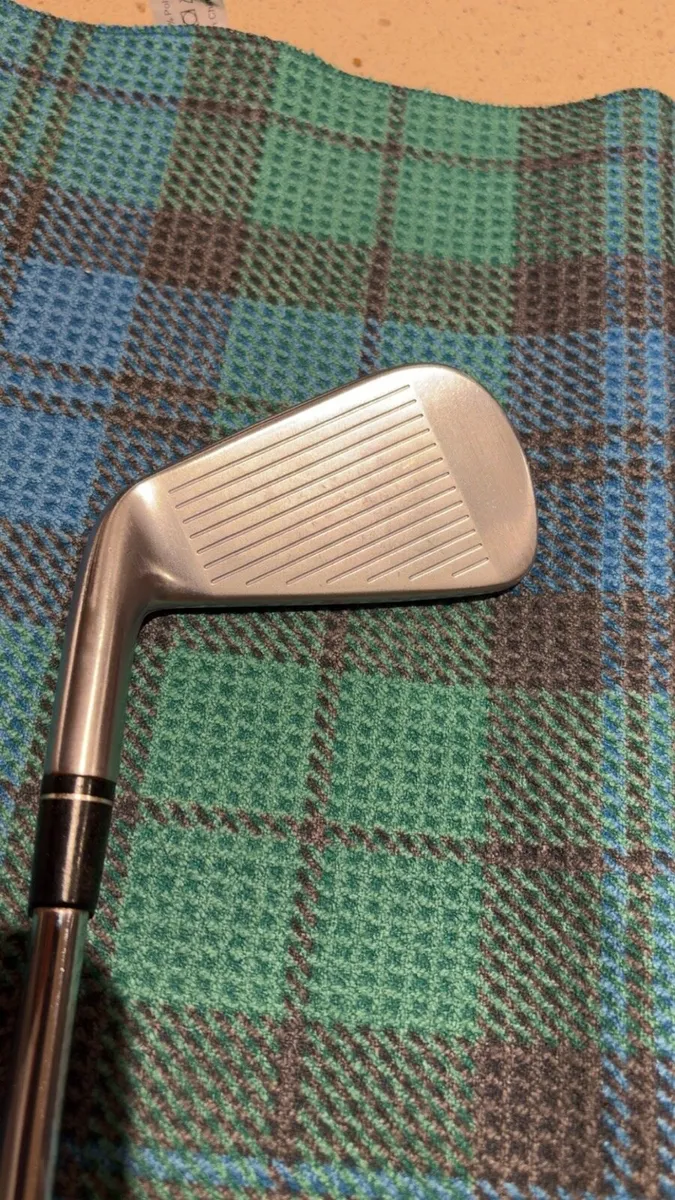 Taylormade P790 Irons (4-PW) - Image 2