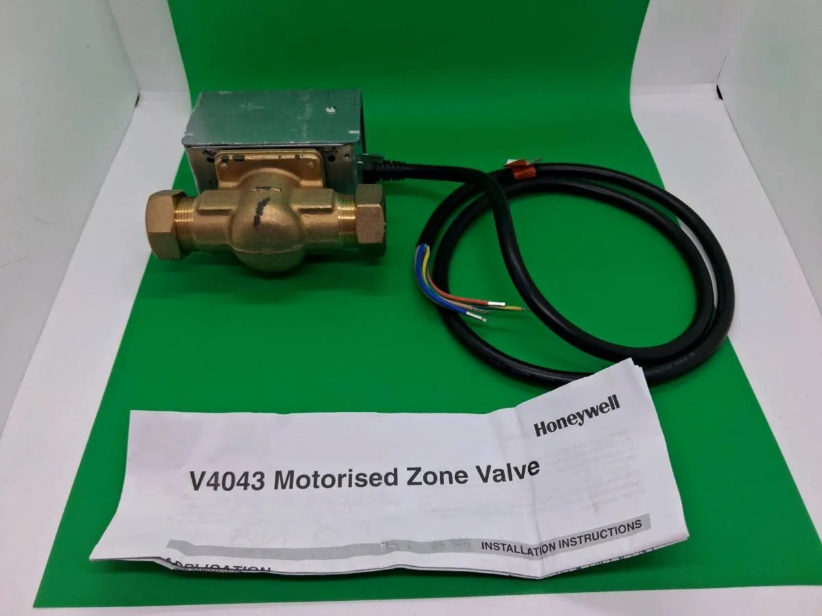 Postage - Honeywell 22mm 2 Port Zone Valve 272848 - Image 1