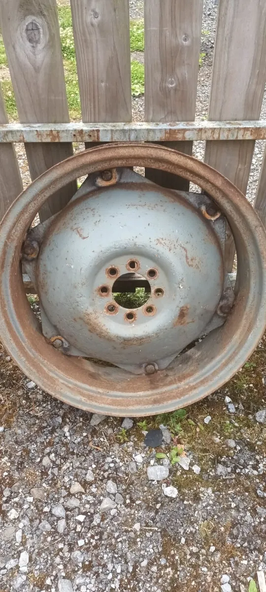 Tractor rim