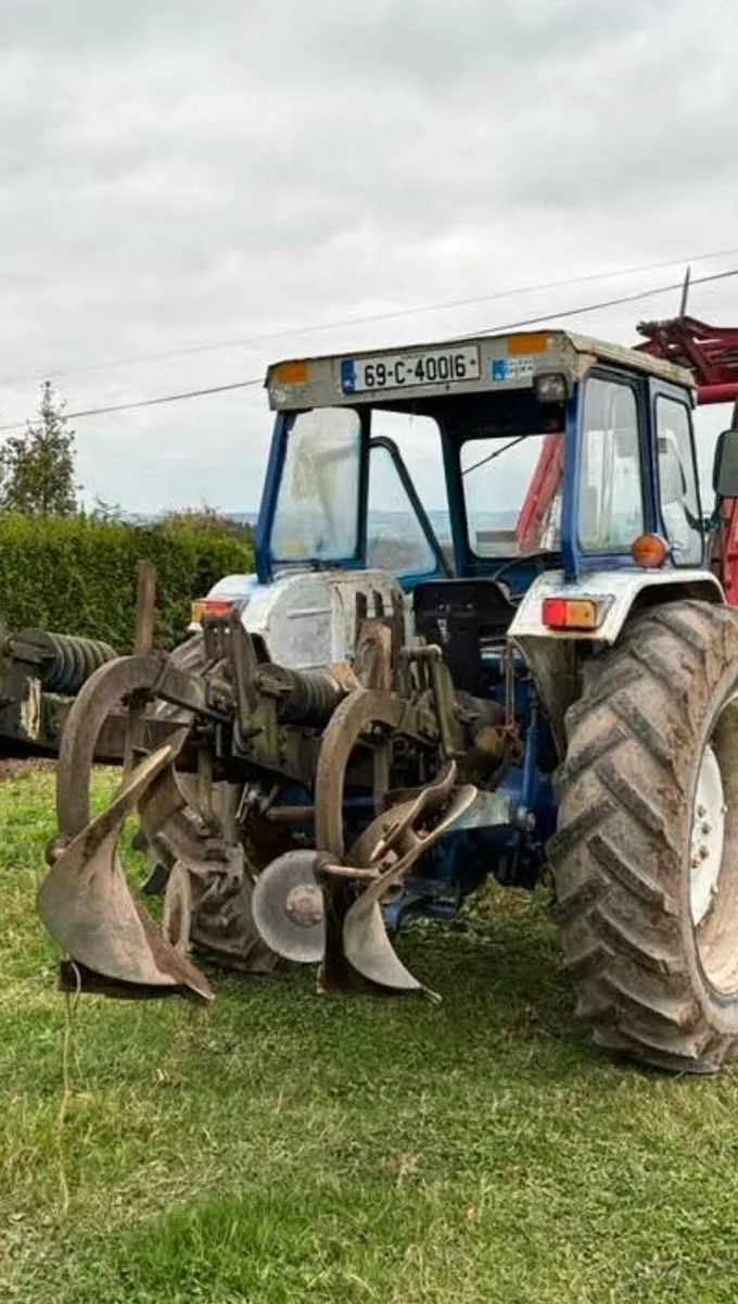Ford 4000 Tractor - Image 3