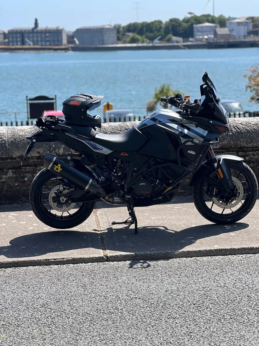 Motorcycle - Image 4