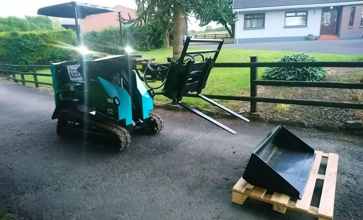 NEW DELANO MINI SKIDSTEER - Image 2