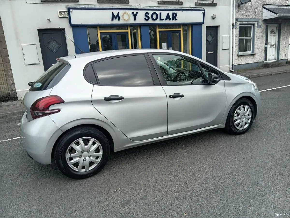 2017 (172) Peugeot 208 Commercial DOE 11/26 - Image 3