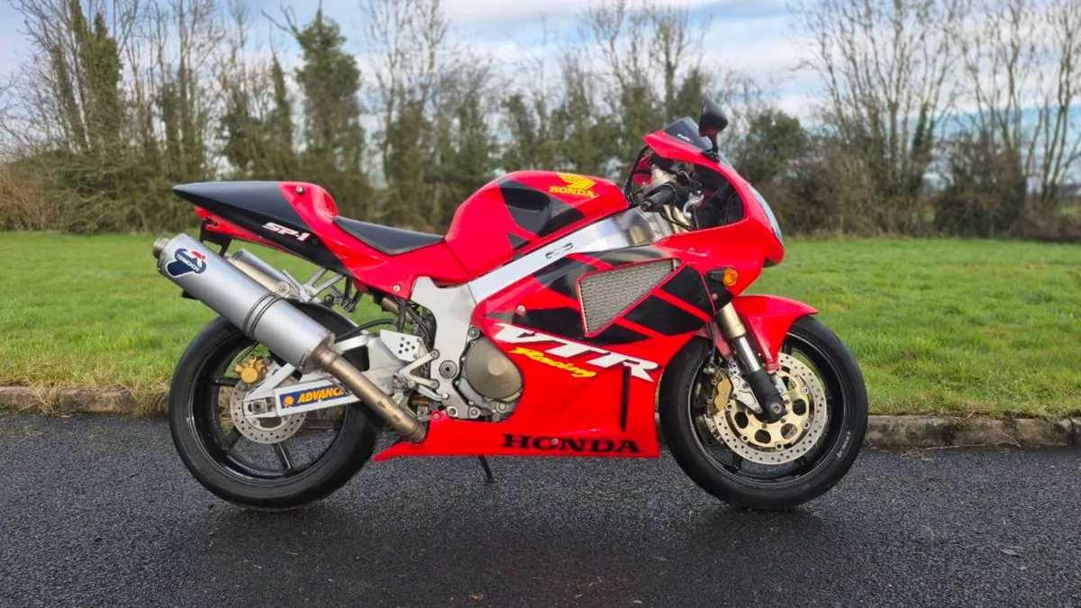 2002 Honda VTR 1000 SP1 - Image 1