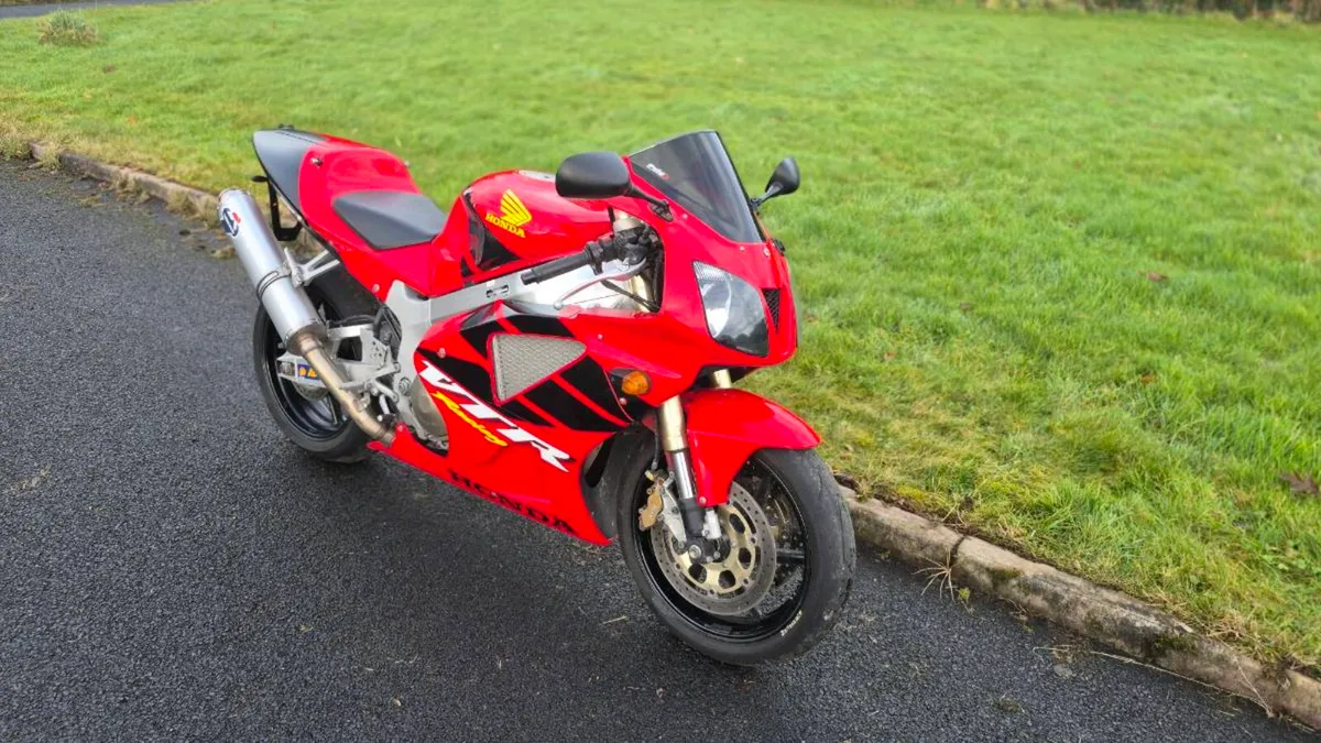 2002 Honda VTR 1000 SP1 - Image 2