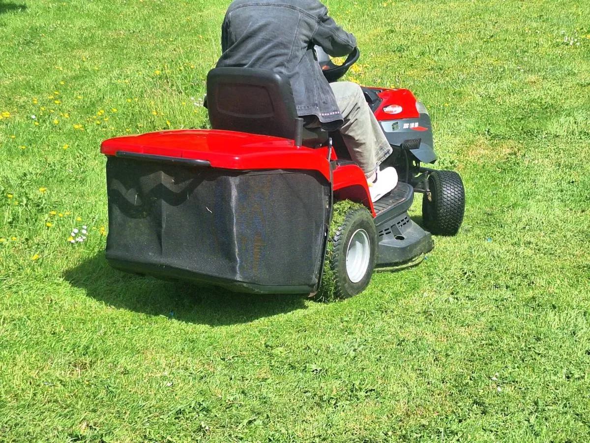 Castlegarden XDC160HD Ride on lawnmower. - Image 4