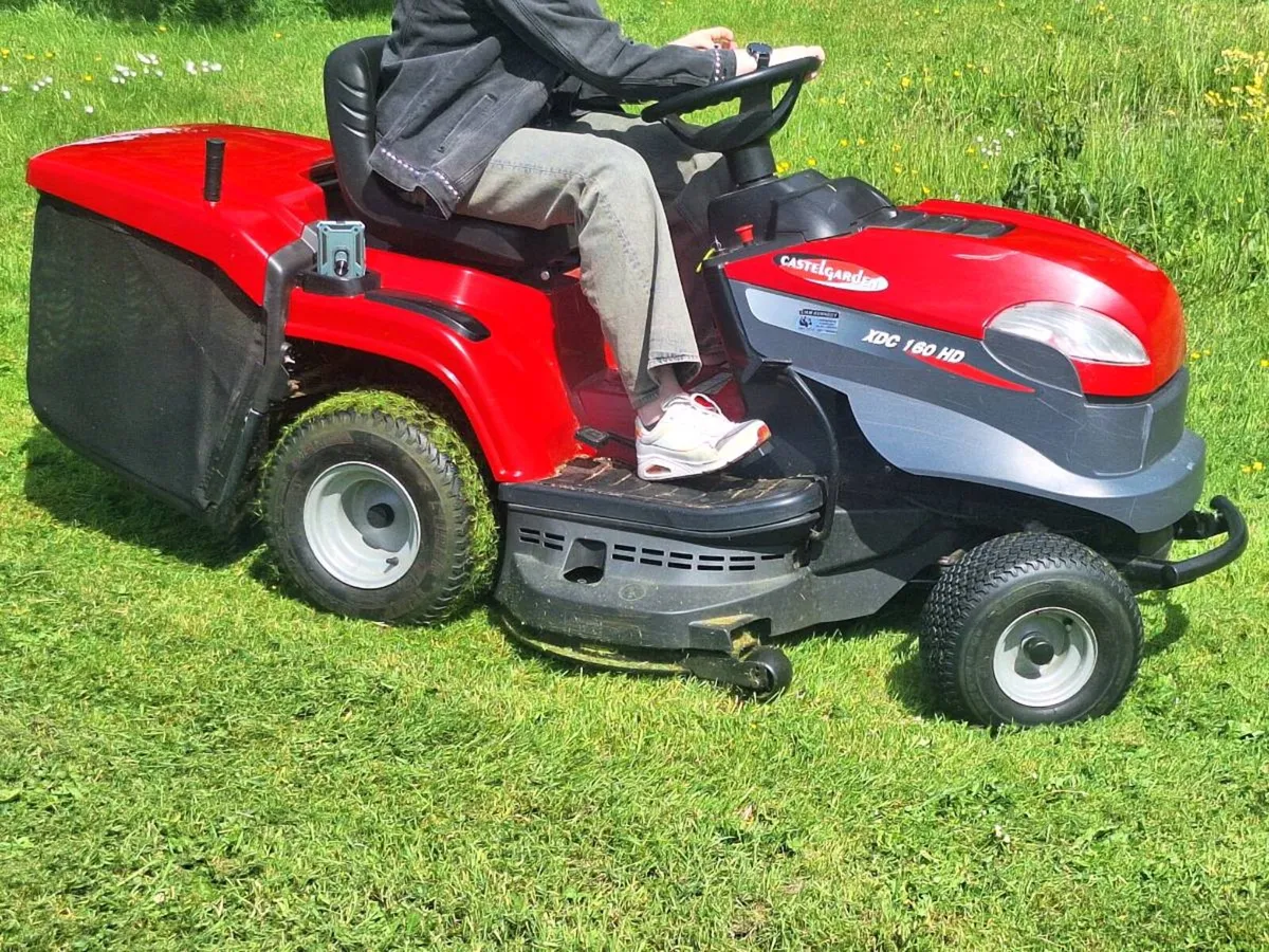 Castlegarden XDC160HD Ride on lawnmower. - Image 2