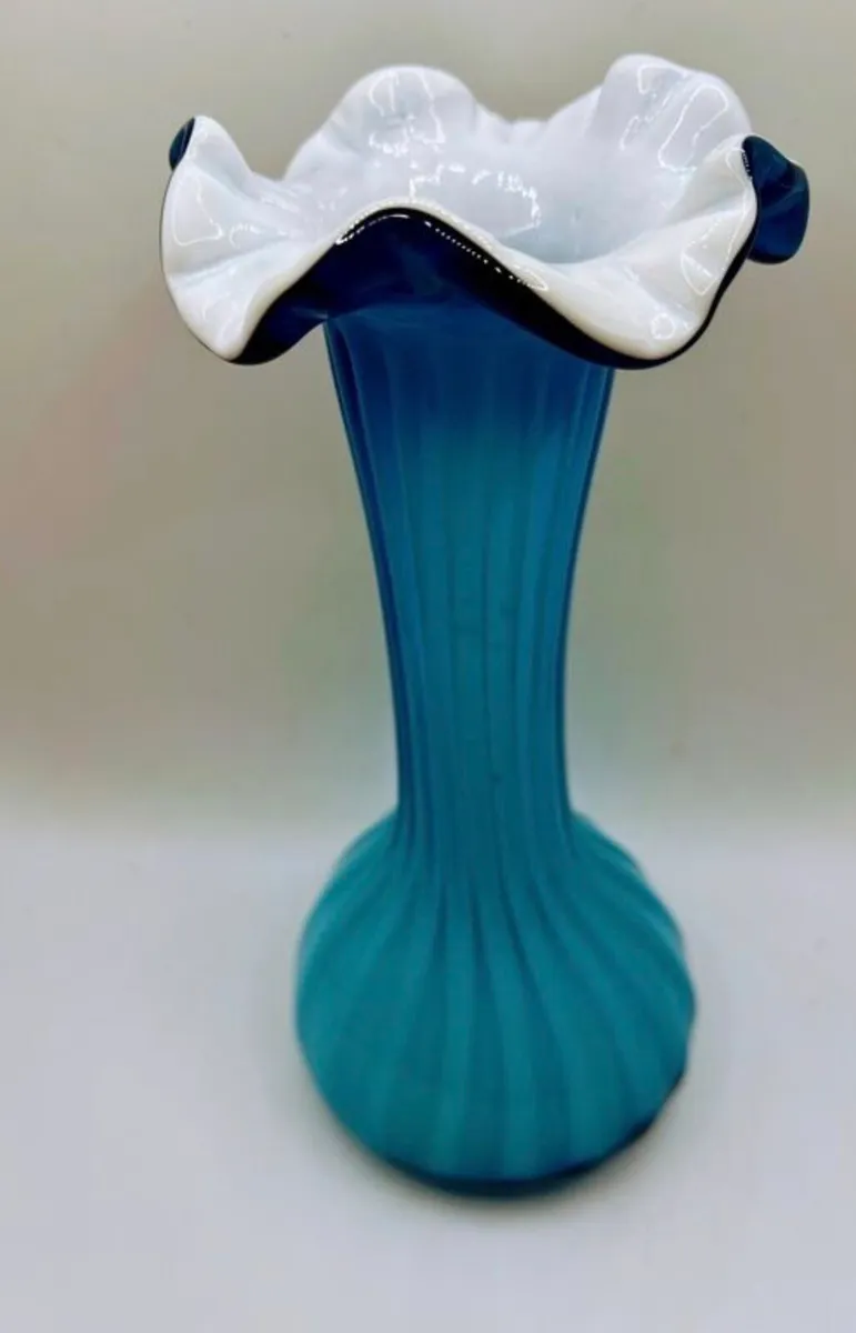 1970s art glass - marine blue ribbon vase - Image 2