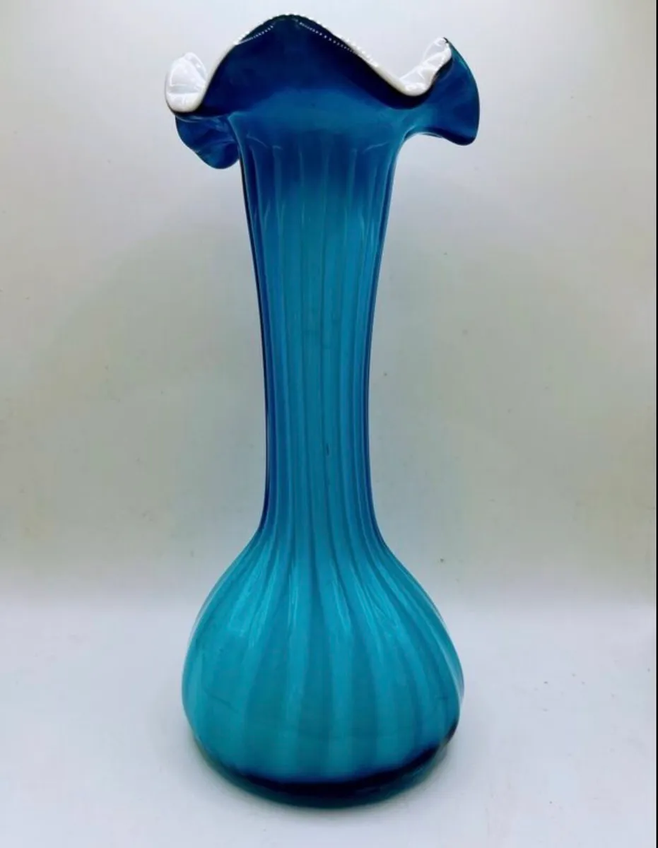 1970s art glass - marine blue ribbon vase - Image 4