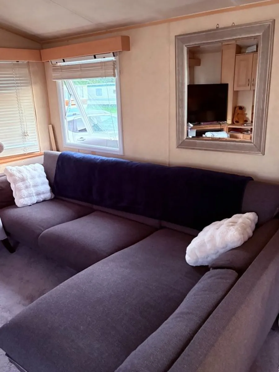 sofa - Image 1